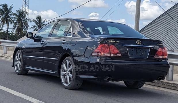 Toyota Crown 2006 Black