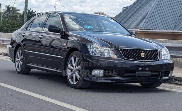 Toyota Crown 2006 Black