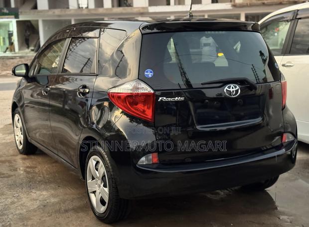 Toyota Ractis 2014 Black