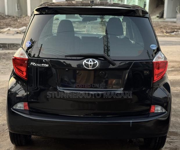 Toyota Ractis 2014 Black