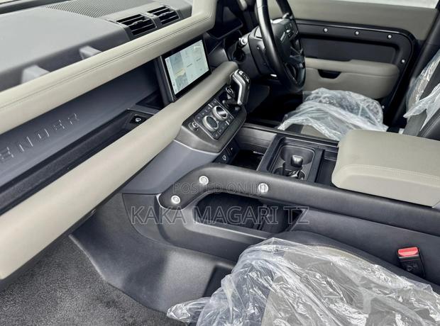 Land Rover Defender 2022 Black