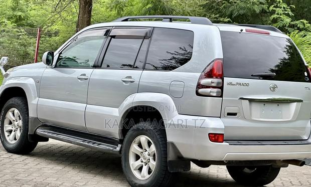 Toyota Land Cruiser Prado 2004 Silver