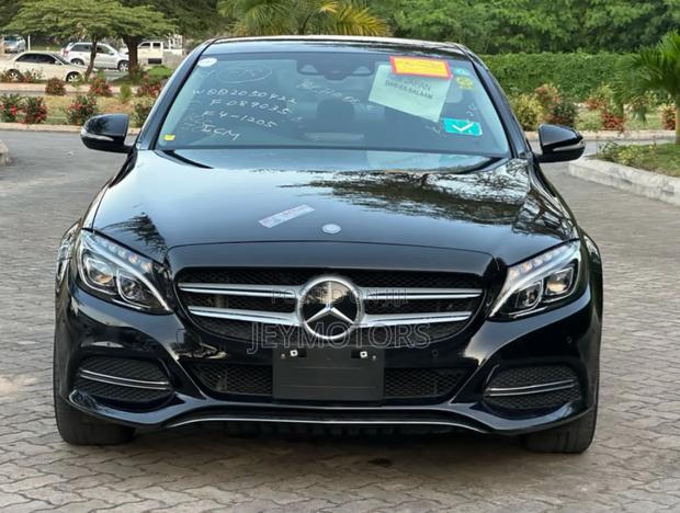 Mercedes-Benz C200 2014 Black
