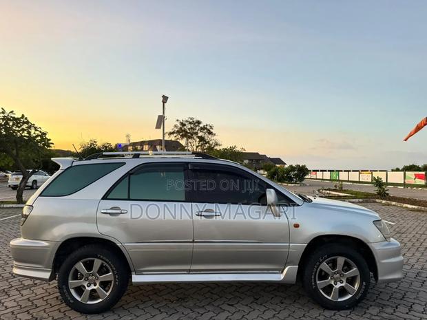 Toyota Harrier 2002 Silver