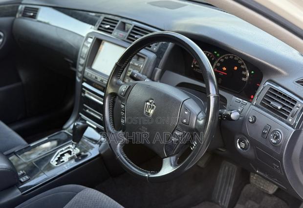 Toyota Crown 2007 White