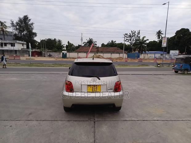 Toyota IST 2004 Beige