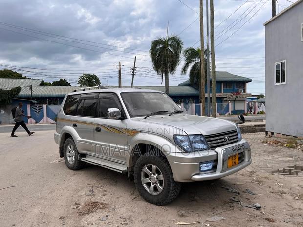 Toyota Land Cruiser Prado 2003 Silver