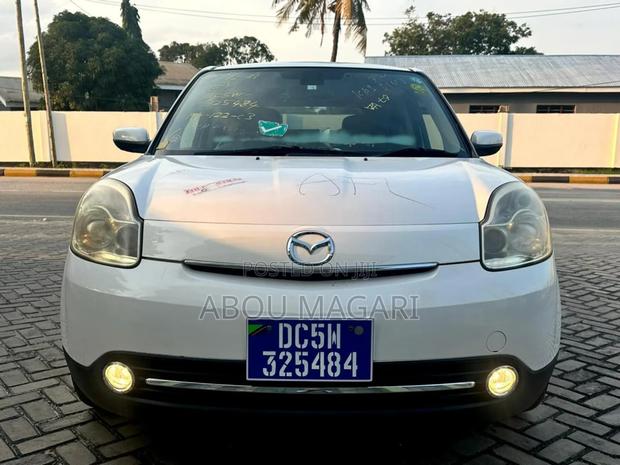 Mazda Verisa 2010 White