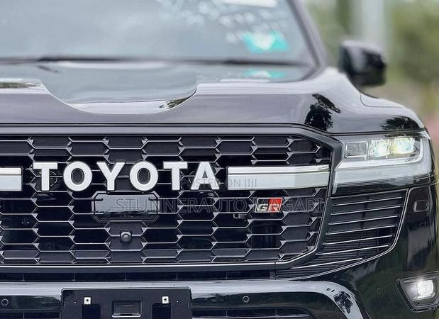 Toyota Land Cruiser 2023 Black