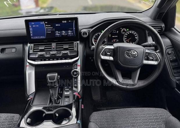 Toyota Land Cruiser 2023 Black