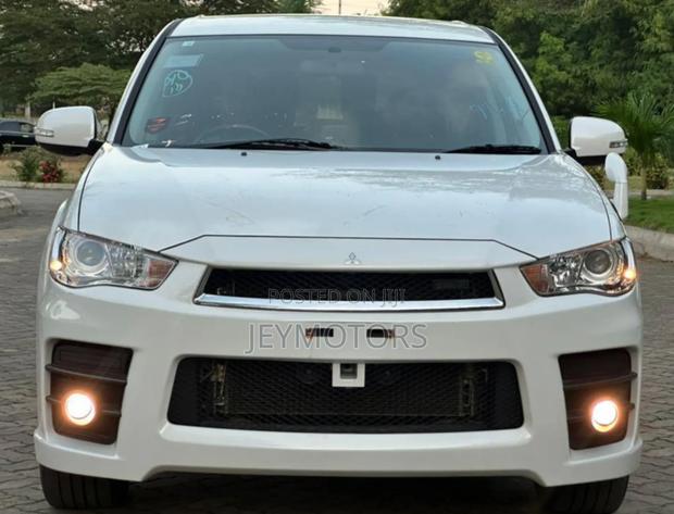 Mitsubishi Outlander 2010 Pearl