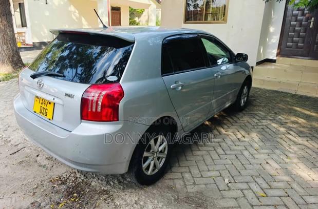 Toyota Corolla RunX 2004 Silver