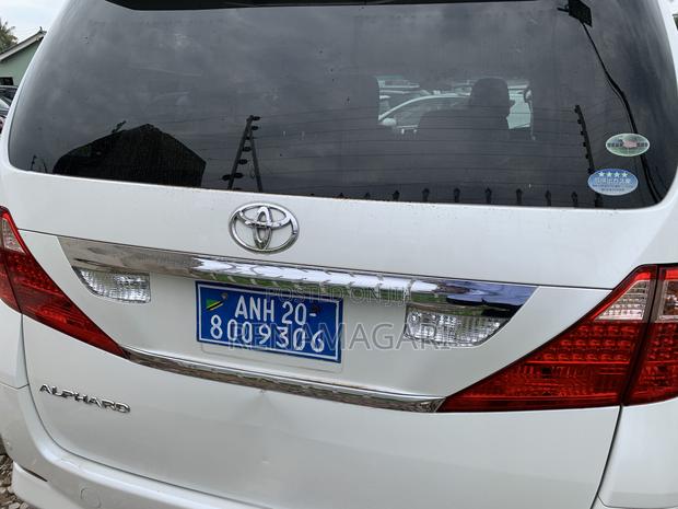 Toyota Alphard 2010 White