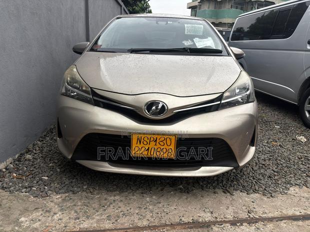 Toyota Vitz 2015 Gold