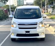 Toyota Noah 2.0 143hp AWD (8 Seater) 2009 White for sale