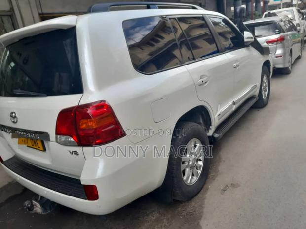Toyota Land Cruiser 2014 White