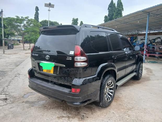 Toyota Land Cruiser Prado 2005 Black