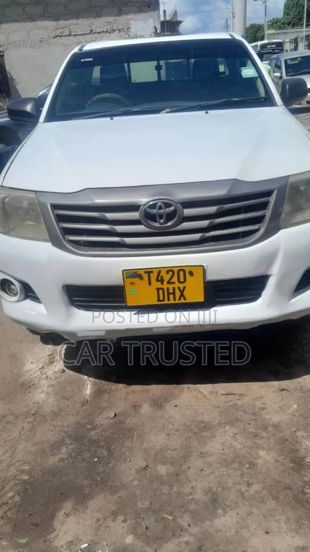 Toyota Hilux 2.5 D-4D SRX 2010 White