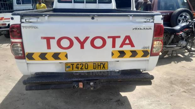 Toyota Hilux 2.5 D-4D SRX 2010 White