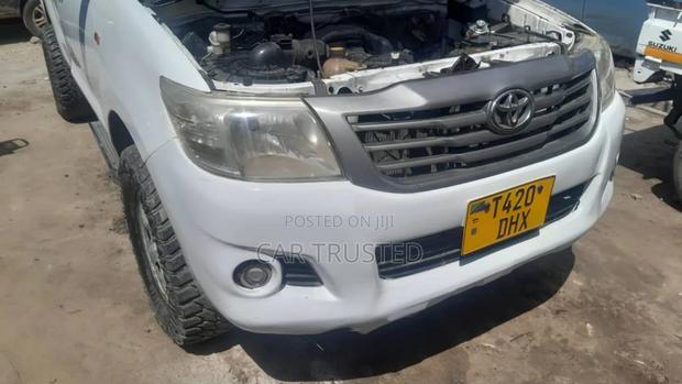Toyota Hilux 2.5 D-4D SRX 2010 White