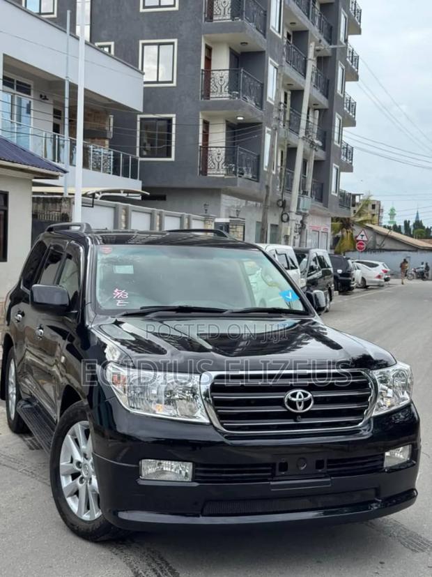 Toyota Land Cruiser 2010 Black