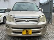 Toyota Noah 2006 Gold for sale