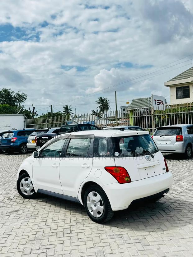 Toyota IST 2004 White