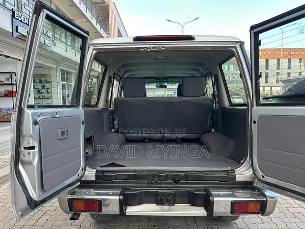 Toyota Land Cruiser 2007 Gray