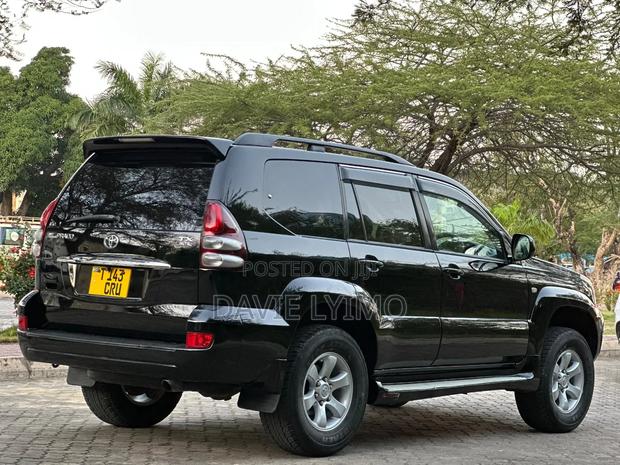 Toyota Land Cruiser Prado 2005 Black
