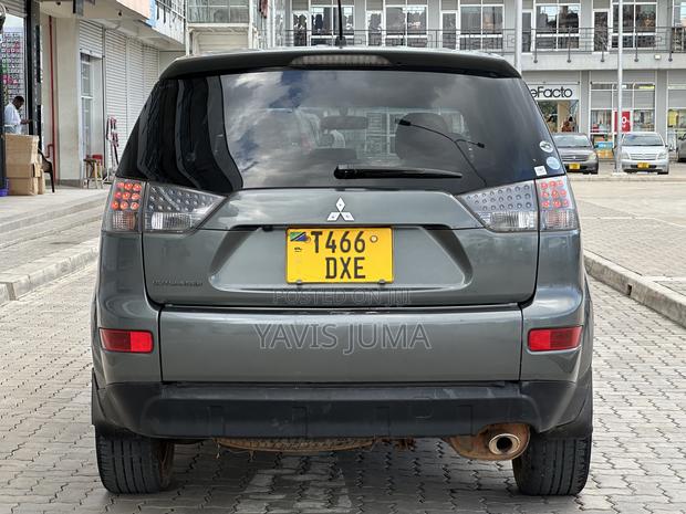 Mitsubishi Outlander 2006 Gray