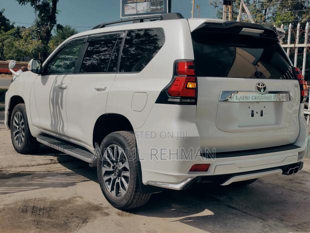 Toyota Land Cruiser Prado 2.7 2022 White