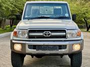 Toyota Land Cruiser 4.0 V6 GXR 2016 White for sale