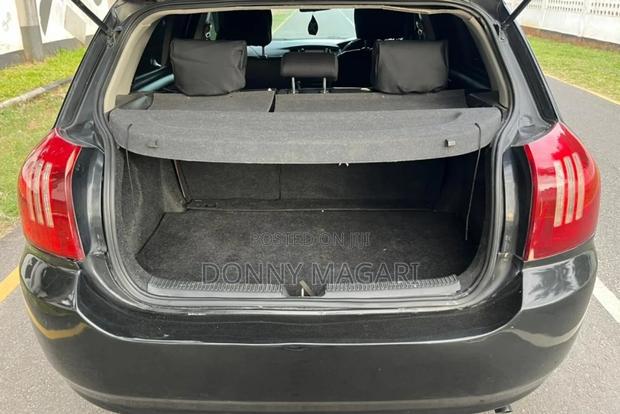 Toyota Corolla RunX 2002 Black