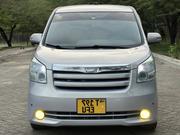 Toyota Noah 2010 Silver for sale