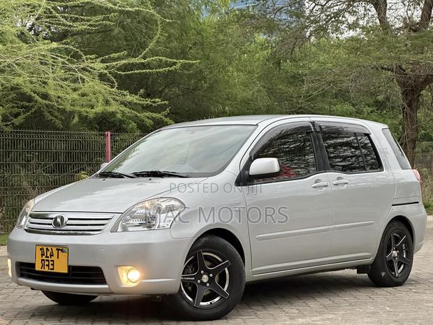 Toyota Raum 2008 Silver