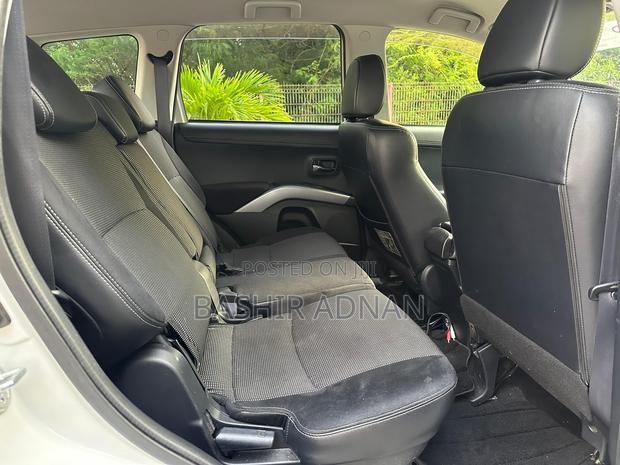 Mitsubishi Outlander Sport SE 2011 White