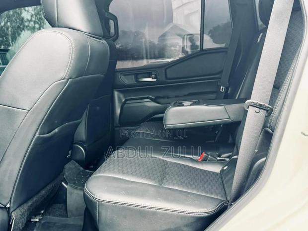 Toyota Land Cruiser Prado 2024 White