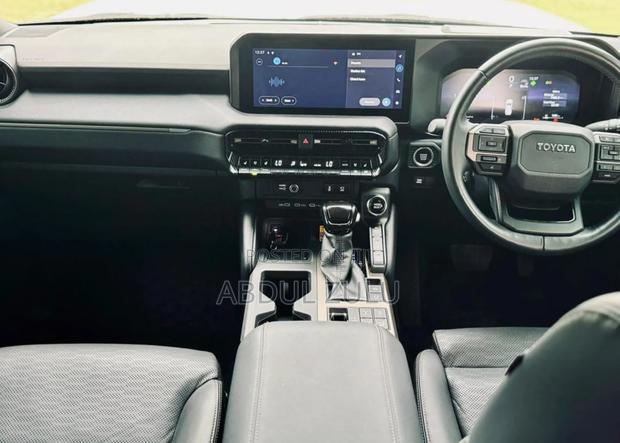 Toyota Land Cruiser Prado 2024 White