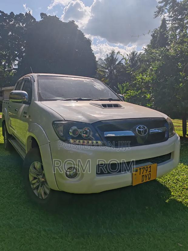 Toyota Hilux 2.5 Cab 2005 White