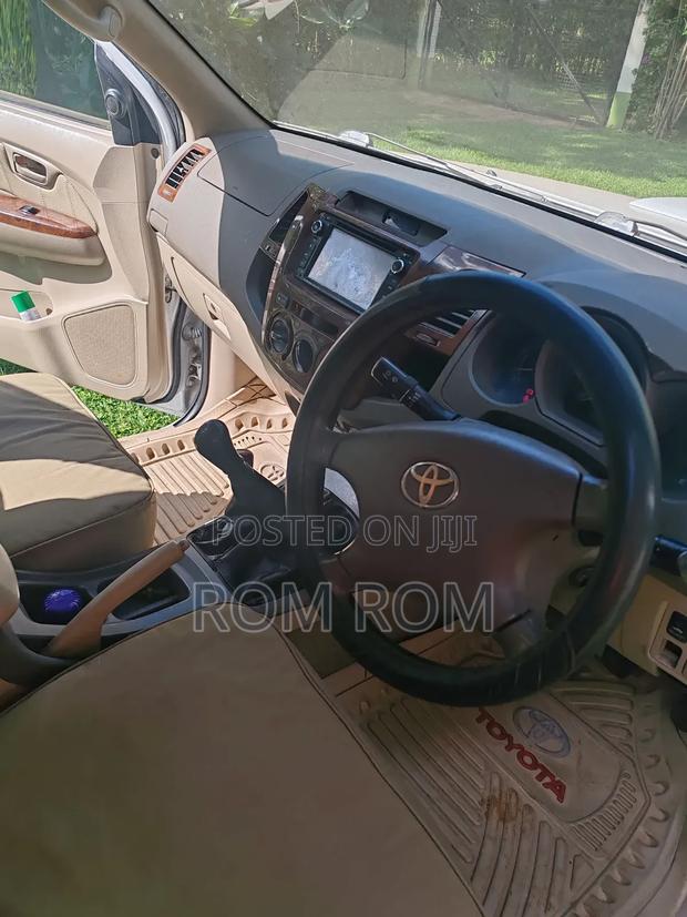 Toyota Hilux 2.5 Cab 2005 White