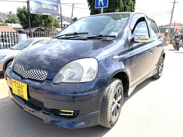 Toyota Vitz 2005 Blue