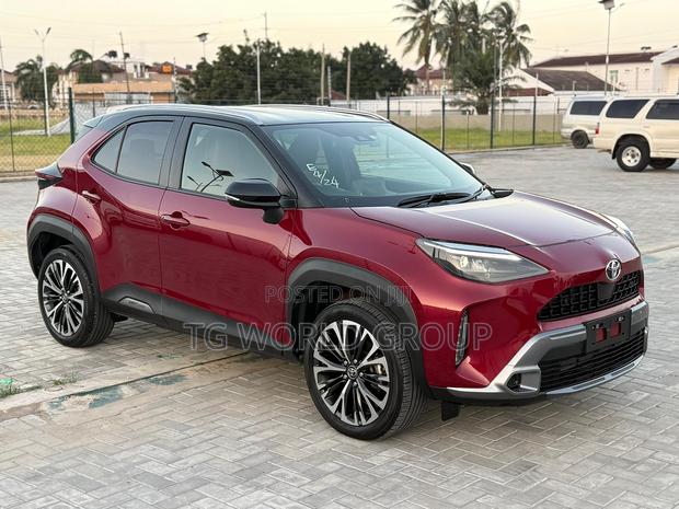 New Toyota Yaris Cross 1.5 FWD 2024 Red