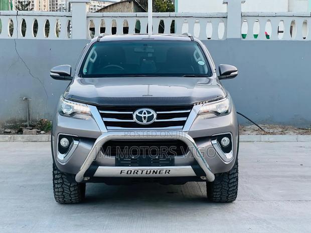 Toyota Fortuner 2018 Gray