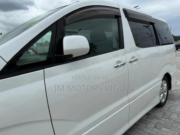 Toyota Alphard 2.4 Petrol FWD 2007 White