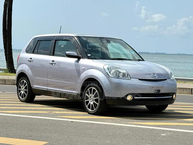 Mazda Verisa 2010 Silver