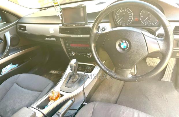 BMW 320i 2007 Gray
