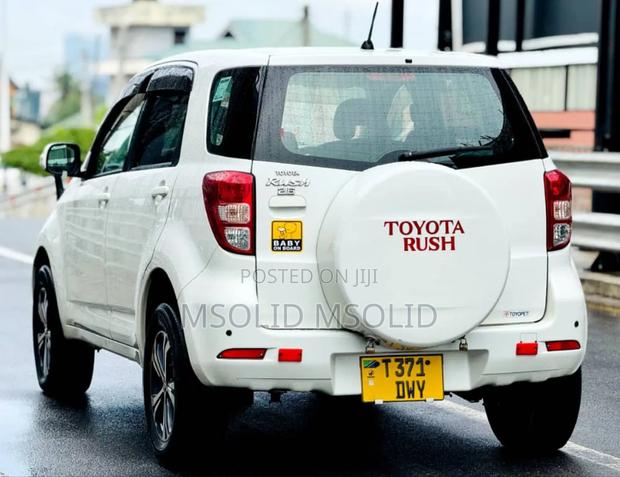 Toyota Rush 2006 White