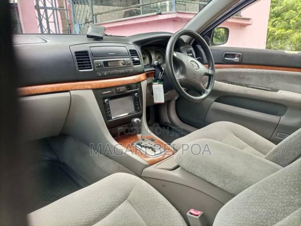 Toyota Mark II Qualis 2002 Brown