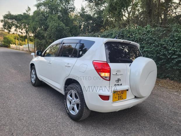 Toyota RAV4 2008 White