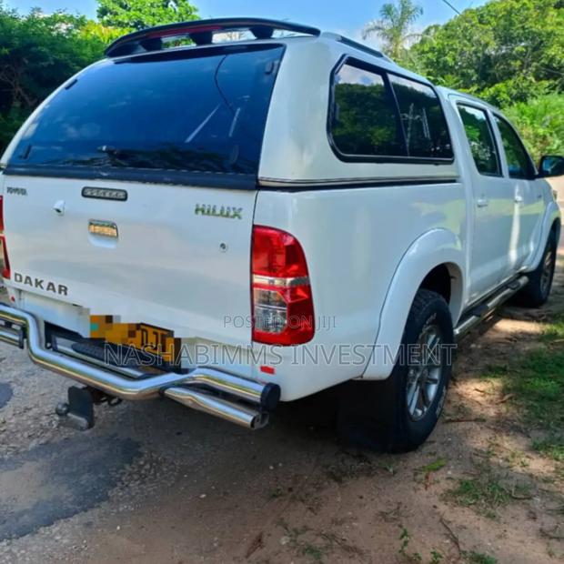 Toyota Hilux 2014 White